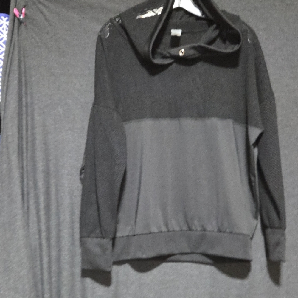Black Casual Sweatshirt with Funnel Neck